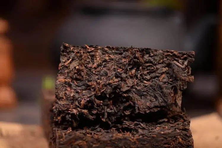 普洱茶包裝出油怎么回事?