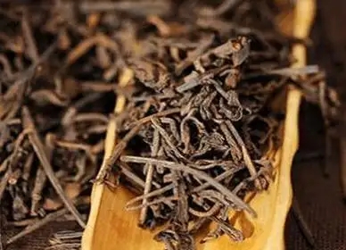 普洱茶的茶梗含量控制在多少算合理？