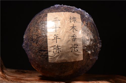 收藏普洱茶，應(yīng)選擇知名品牌還是小品牌？