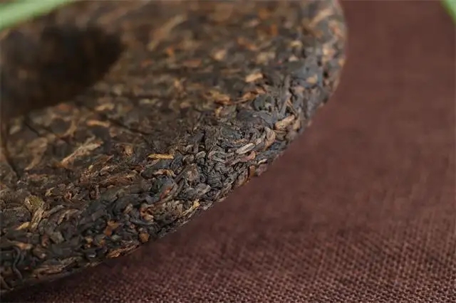 80元一餅的普洱茶和8000元一餅的普洱茶差別在哪里？
