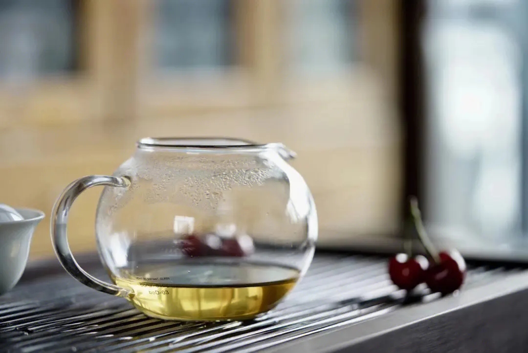 2023年老班章古樹春茶的沖泡！